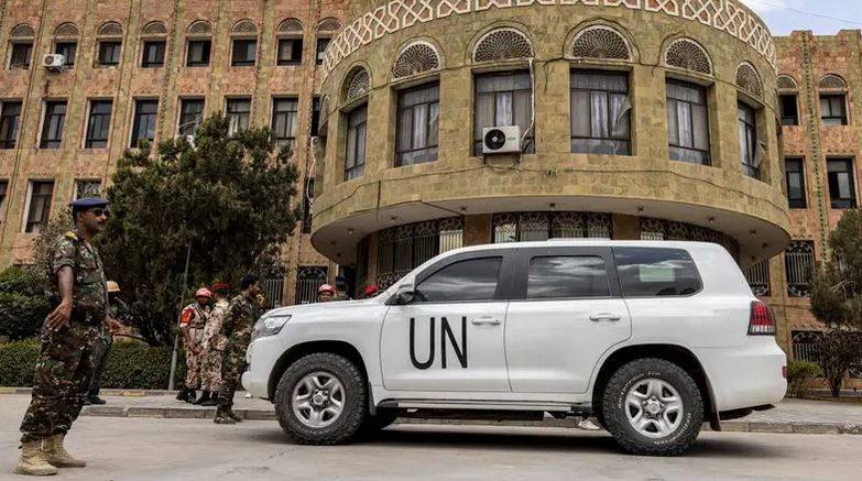 الحوثيون يحتجزون 15 موظفاً أممياً في صنعاء