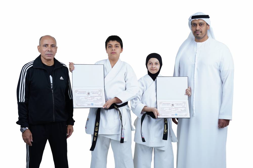 غريب شافع مع البطلين مزنة وإبراهيم آل علي