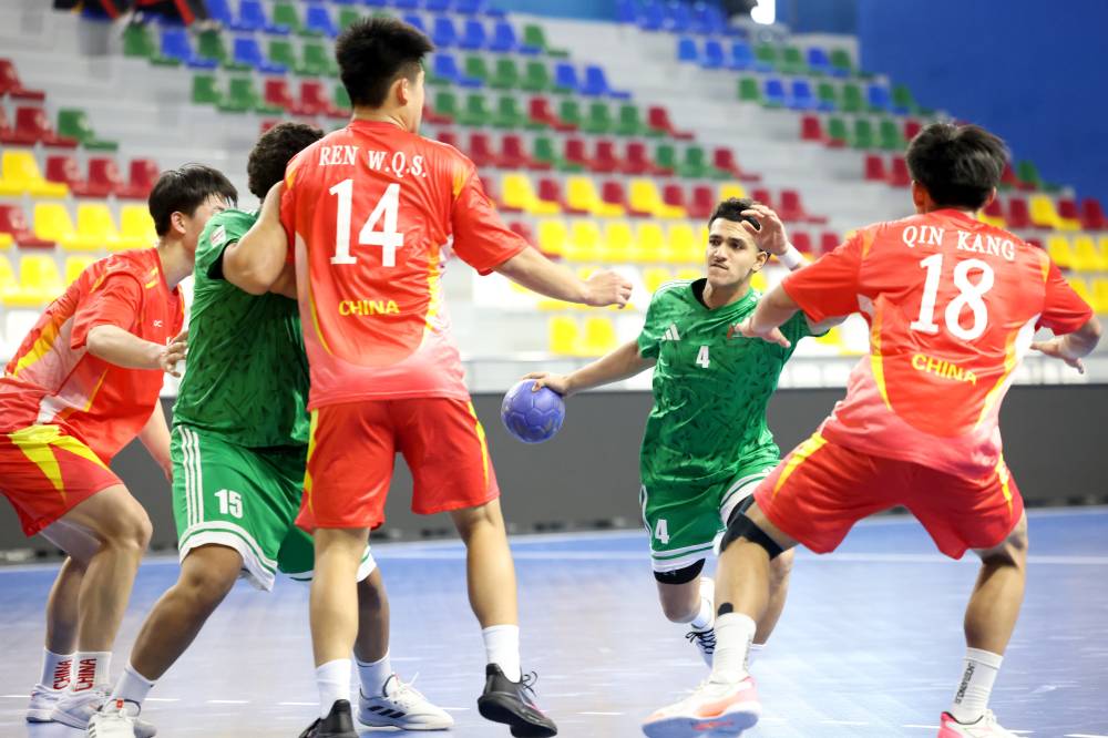 من مباراة الإمارات والصين