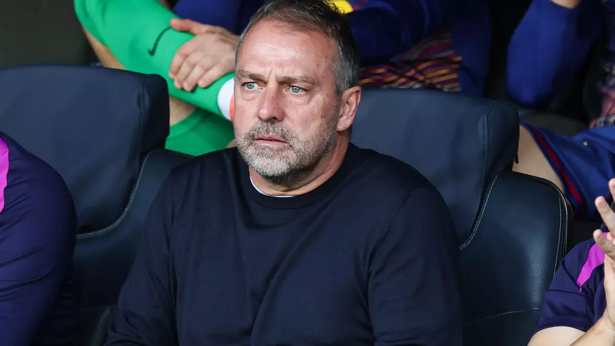 «قطع الأكمام».. الاتحاد الإسباني يصعق فليك قبل مباراة ريال مدريد وبرشلونة