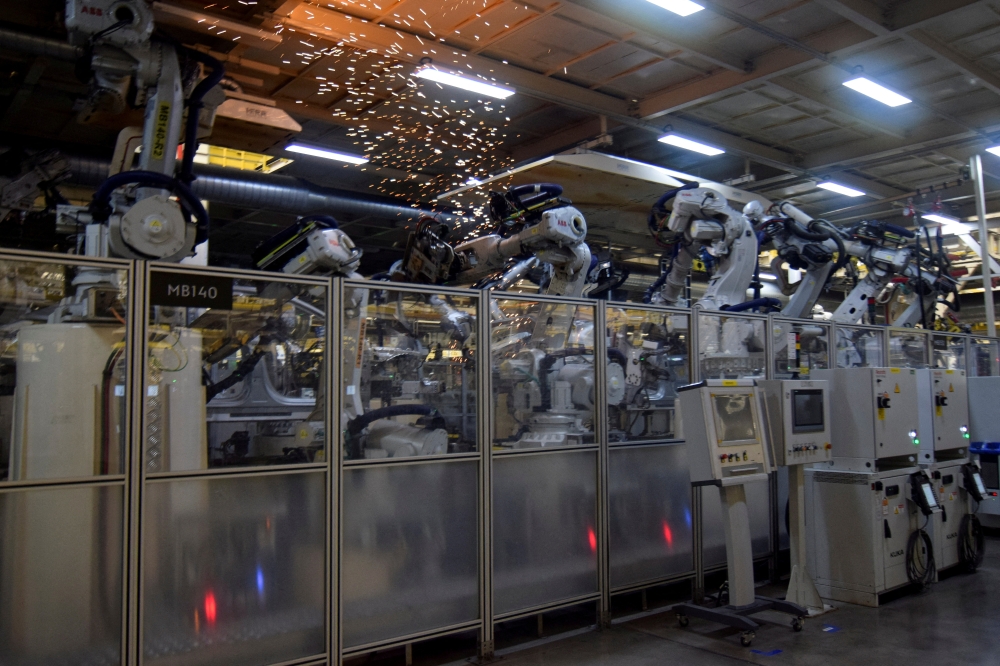 روبوتات في مصنع زيكر للسيارات في نينغبو