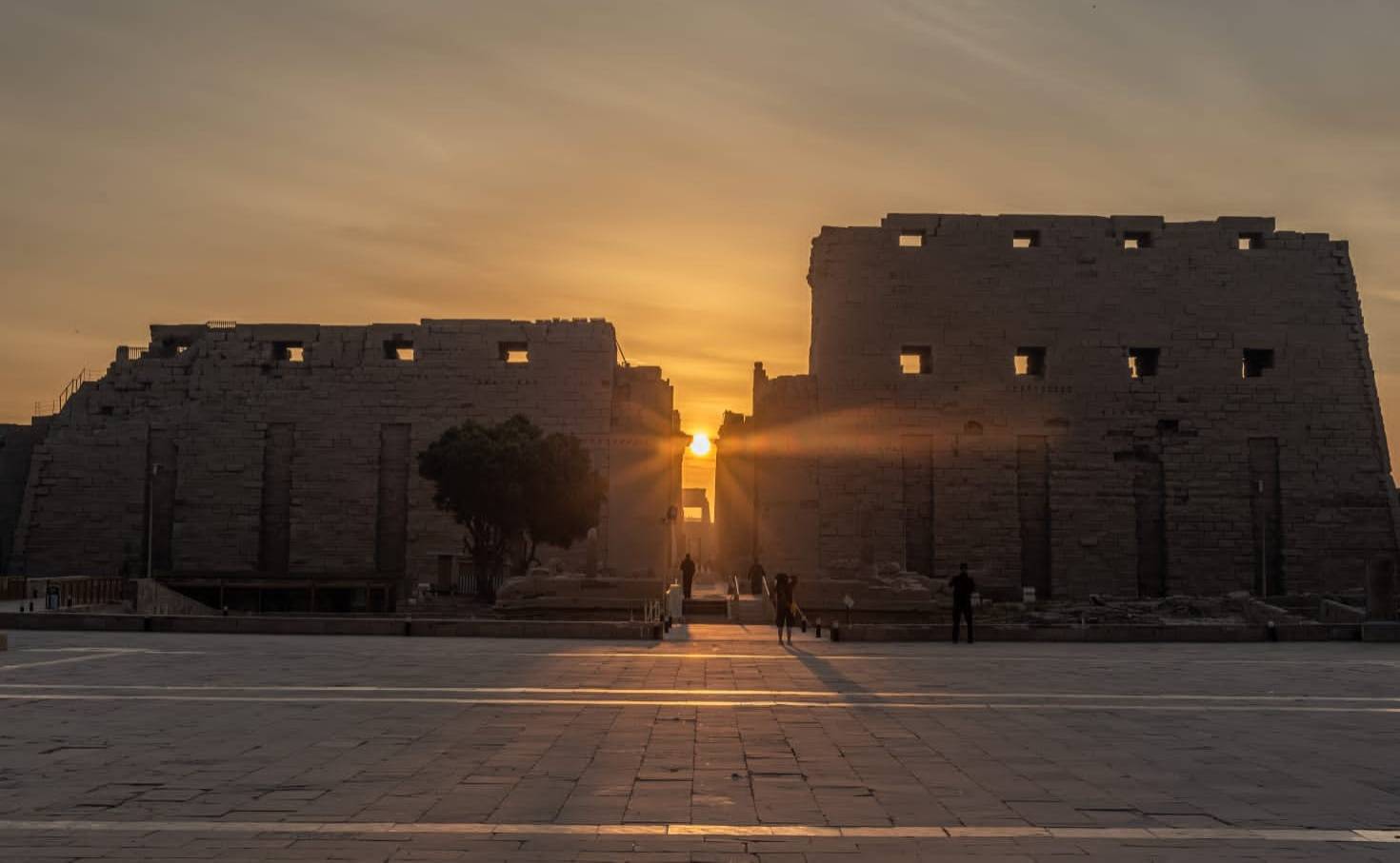 كسوف كلي يظلم العالم  2027