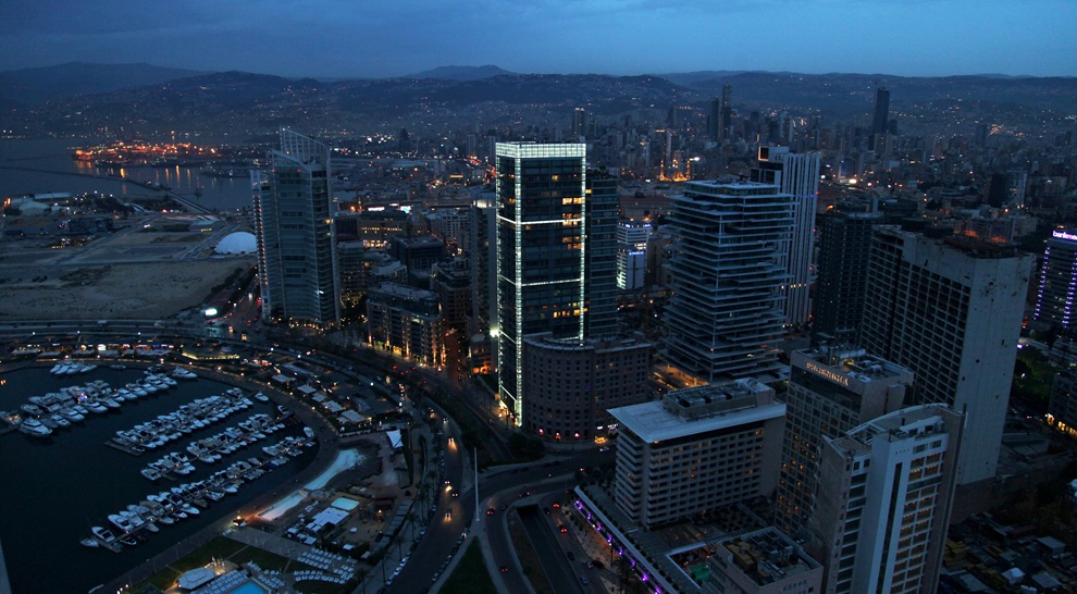 أبراج مضاءة في وسط بيروت (أرشيفية)