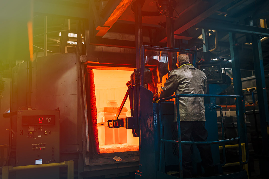 داخل مصنع دونكاسترز