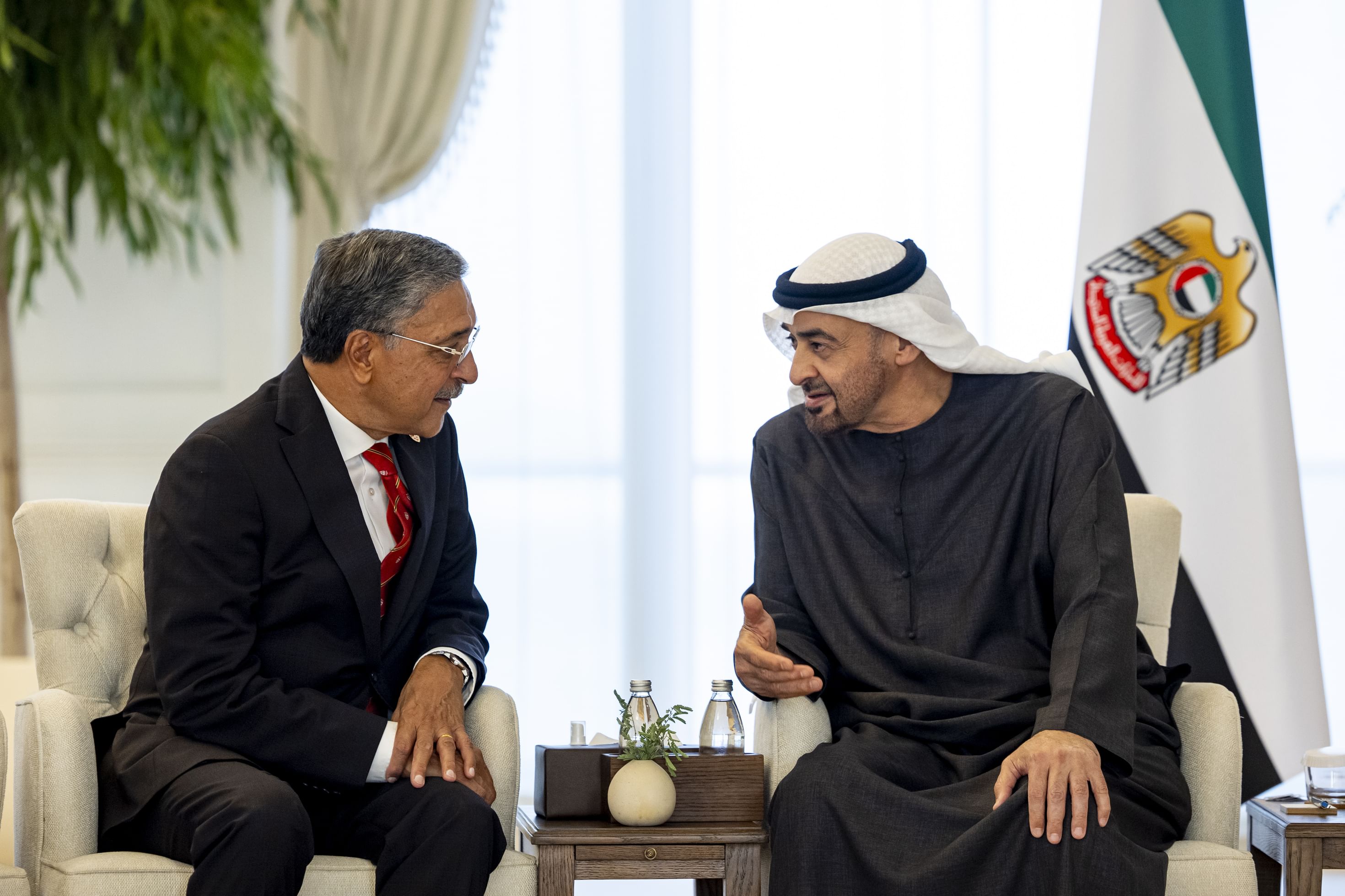 محمد بن زايد: الكوادر الوطنية ثروتنا الحقيقية