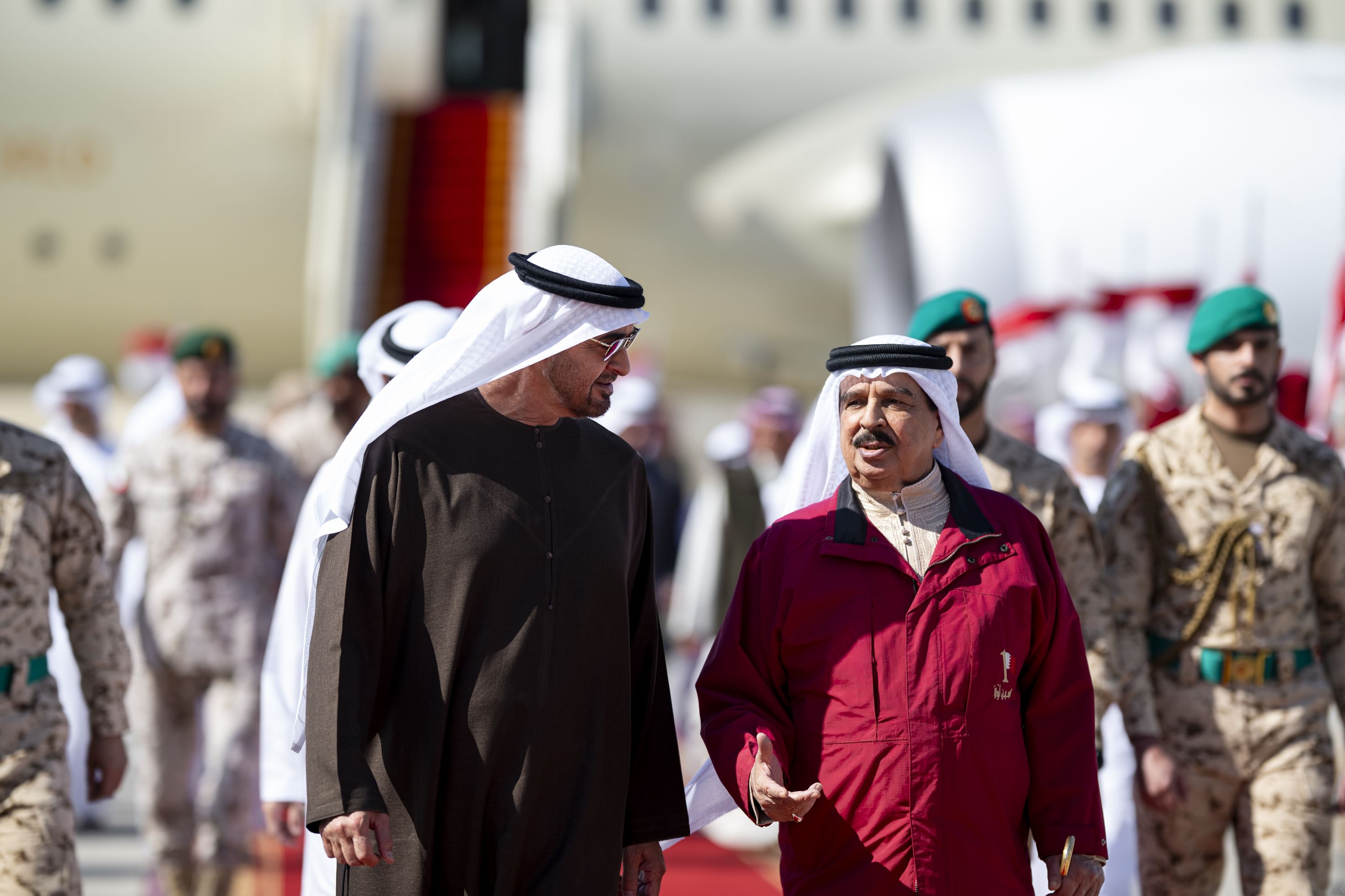 محمد بن زايد وملك البحرين
