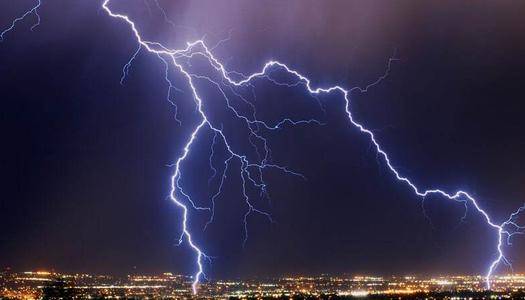 صواعق قاتلة في البحيرة المصرية
