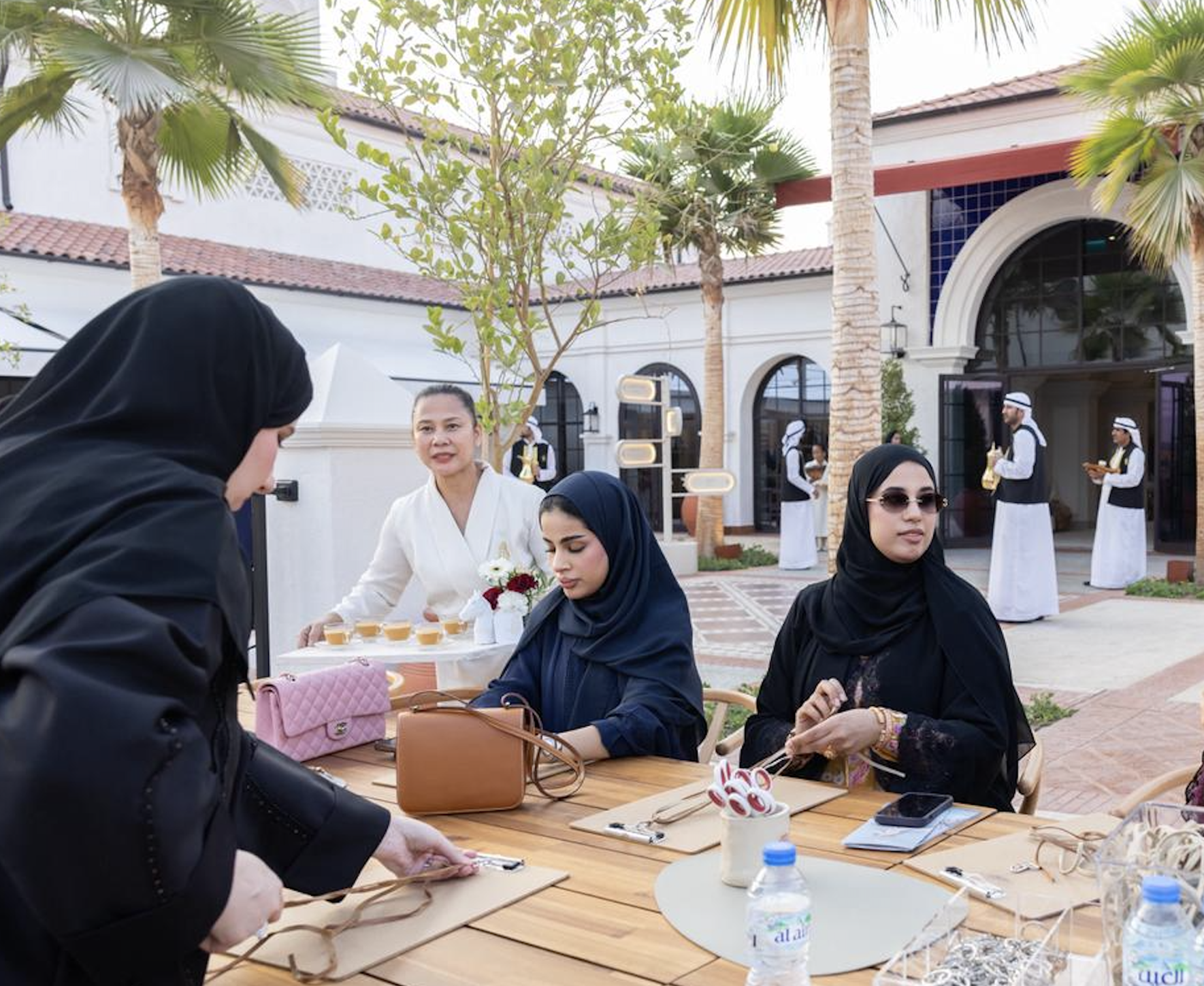 «إرثي» يعرض جماليات الحرفة الإماراتية في «أبوظبي للفنون الفروسية الأميرية»