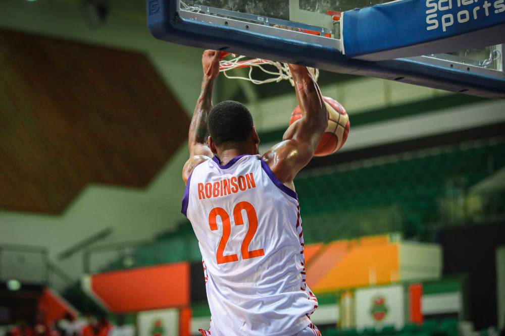 روبنسون يسجل للشارقة 