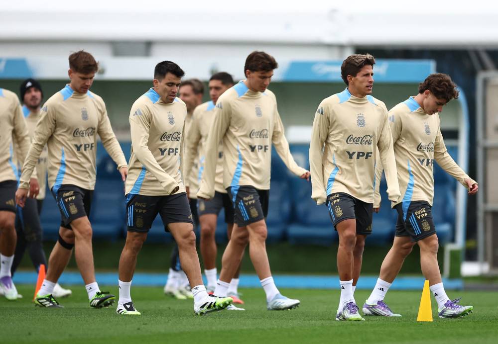 ألفاريز ومولينا وابن سيميوني ضمن الغائبين