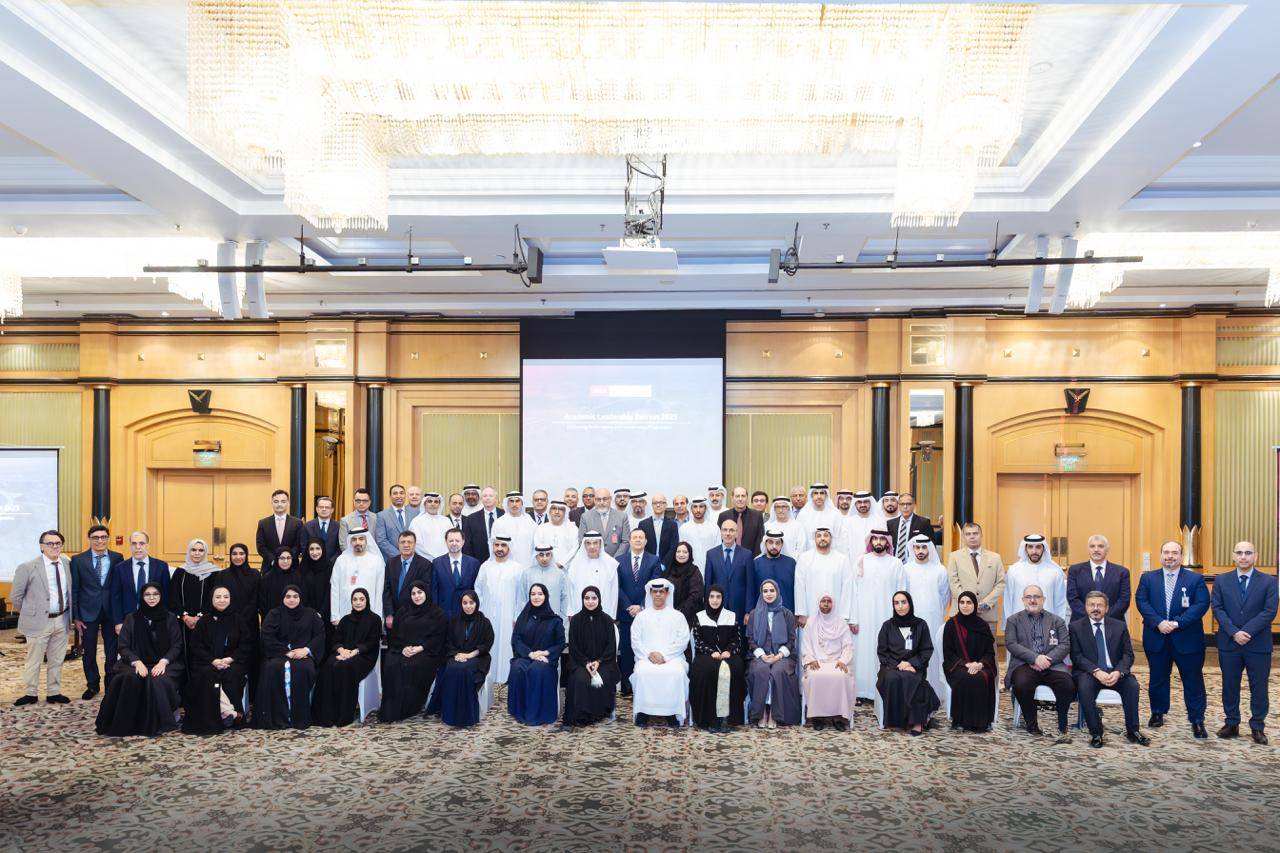 جامعة الإمارات تبحث تعزيز الأداء وتسريع التطور في التعليم