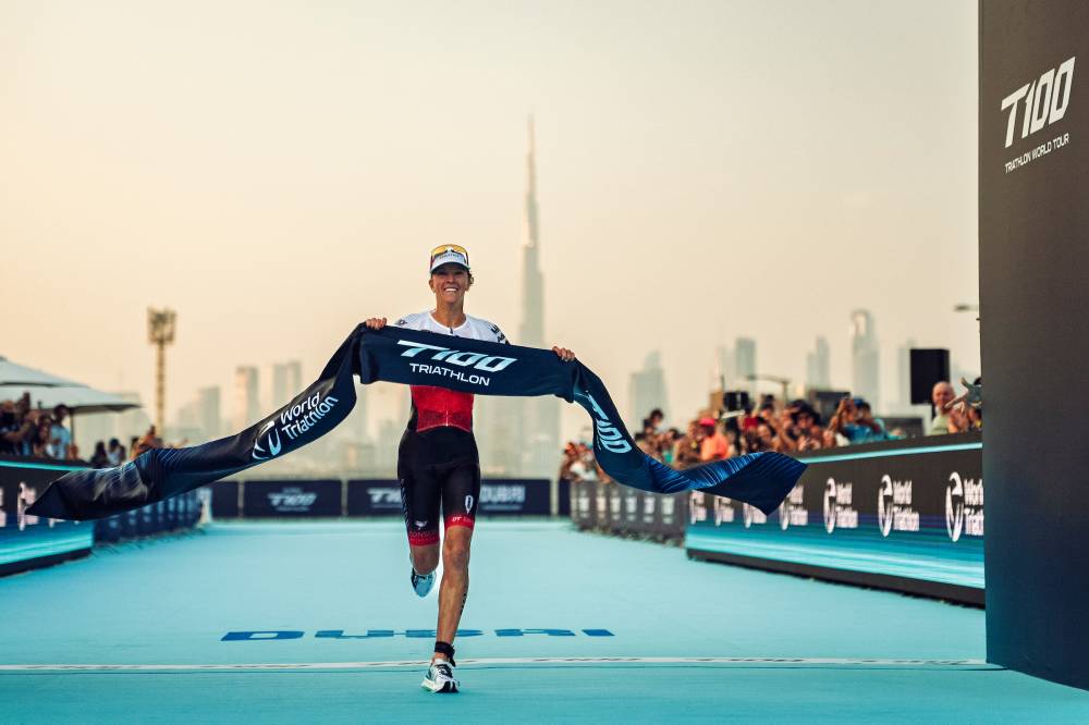 بيرسون وديرون يتوجان بلقبي المحترفين في «ترايثلون دبي T100»