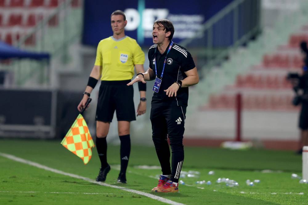 شباب الاهلي والشارقة في دوري أدنوك للمحترفين (تصوير : هيثم الخاتم)