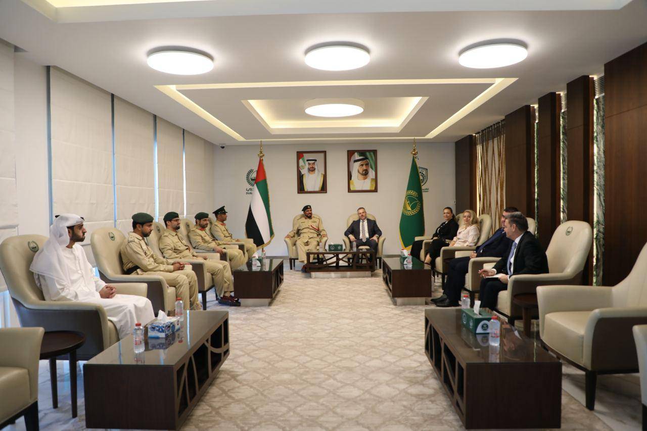 وفد مقدونيا الشمالية يطّلع على تجربة أكاديمية شرطة دبي