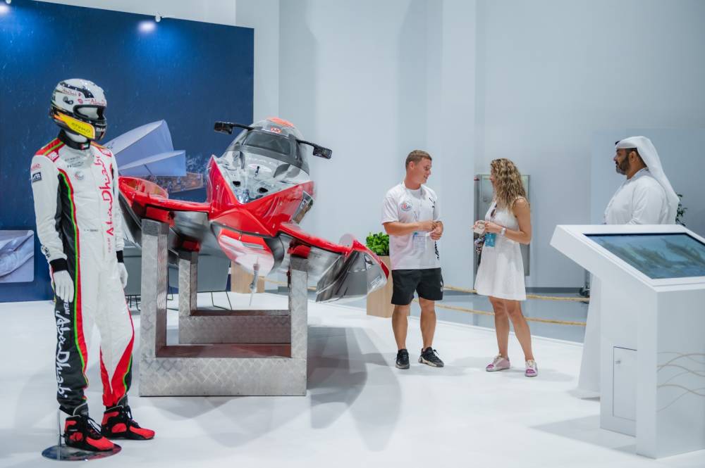 من مشاركة النادي في المعرض