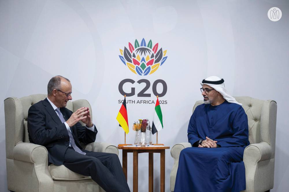 خالد بن محمد بن زايد يبحث مسارات التعاون مع المستشار الألماني (فيديو)