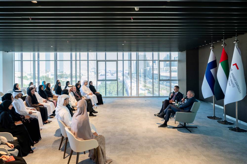 أكاديمية أنور قرقاش الدبلوماسية تستضيف رئيس فنلندا