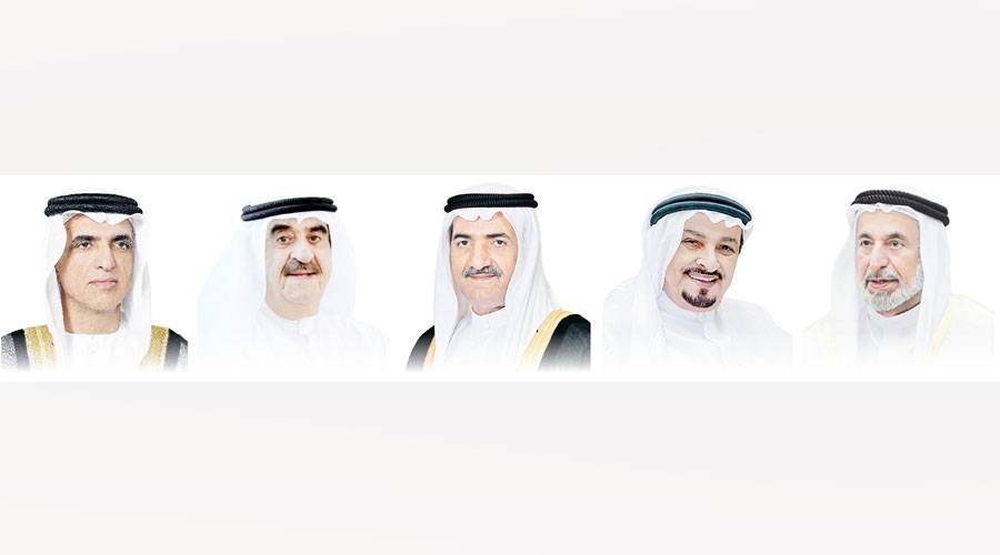 سلطان والحكام يعزون ملك البحرين في وفاة إبراهيم بن حمد