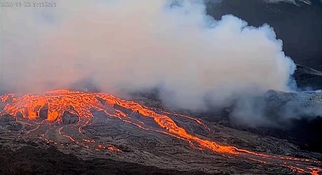 تدفق الحمم البركانية 