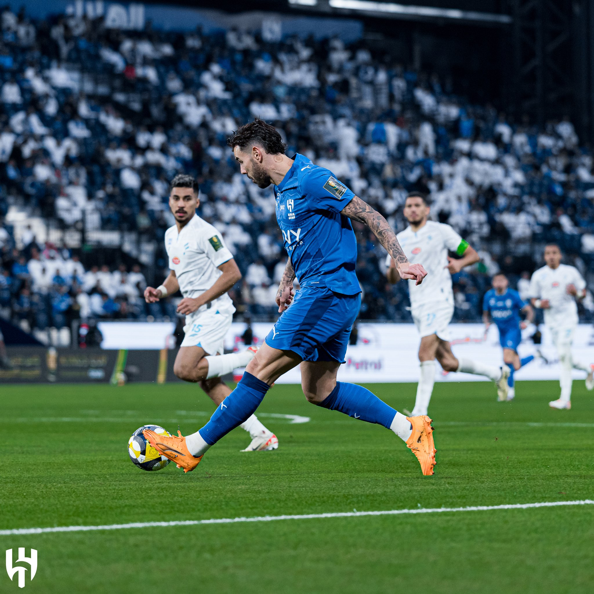 الهلال يفوز بالأربعة ويتأهل إلى نصف نهائي كأس الملك