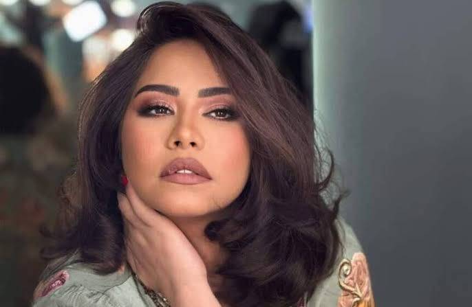 شيرين عبدالوهاب تحت الأضواء: تغريدة تفتح ملف معاناتها النفسية