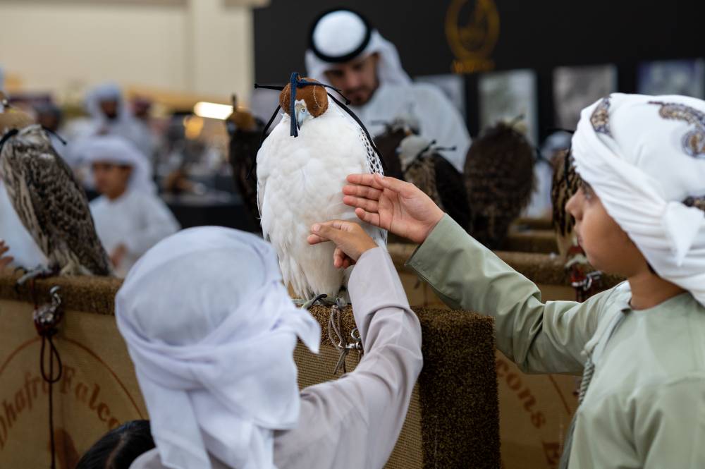 إقبال واسع على معرض العين للصيد والفروسية