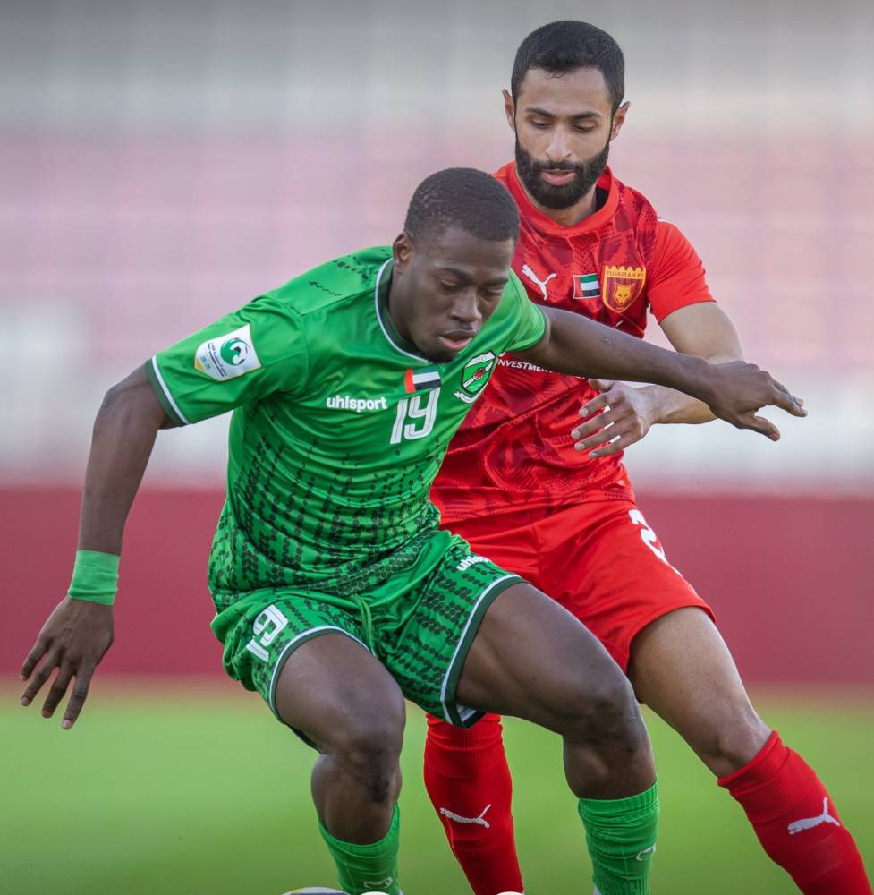 العروبة يكسب الفجيرة في « الديربي»