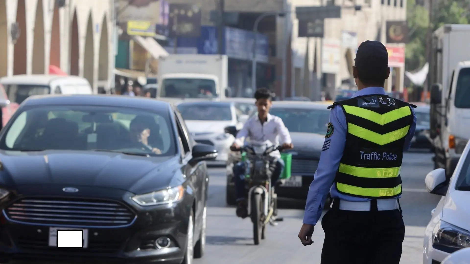 الأردن.. مخالفة سائق للوقوف على سكة حديد في محافظة لا قطار فيها
