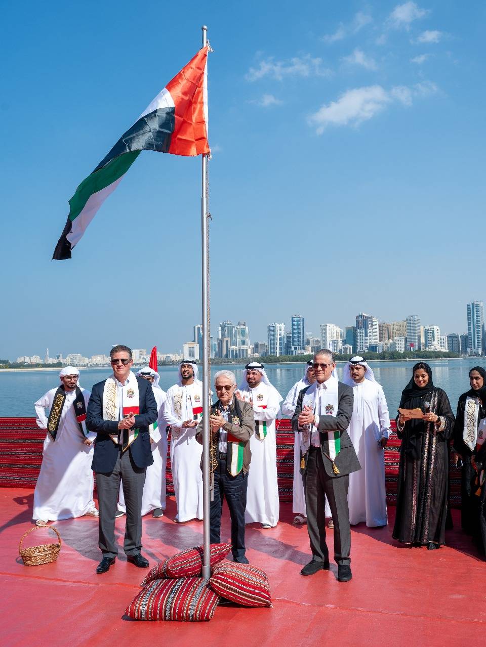 حميد ومجيد وبدر جعفر خلال الاحتفال