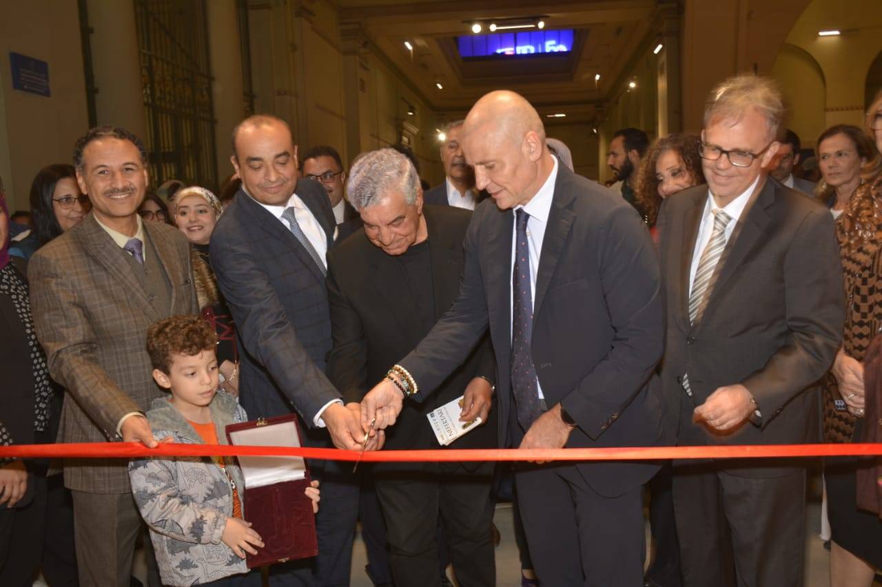 معرض لمقبرة نفرتاري بالمتحف المصري