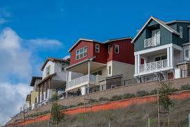 انخفاض معدلات الرهن العقاري في أمريكا يحفّز شراء المنازل