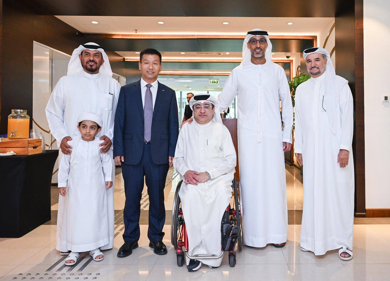 خلفان بلهول وسعيد حارب وثاني بالرقاد وماجد العصيمي في المؤتمر الصحفي