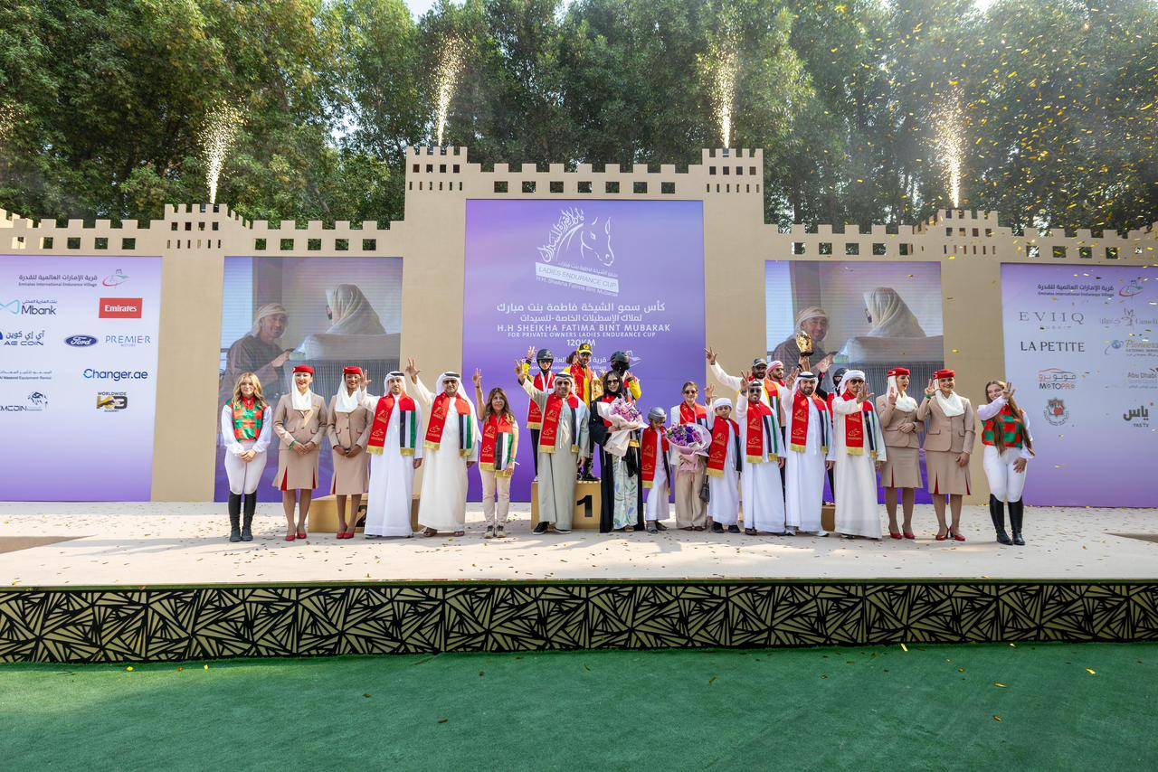 خلال تتويج الفائزات