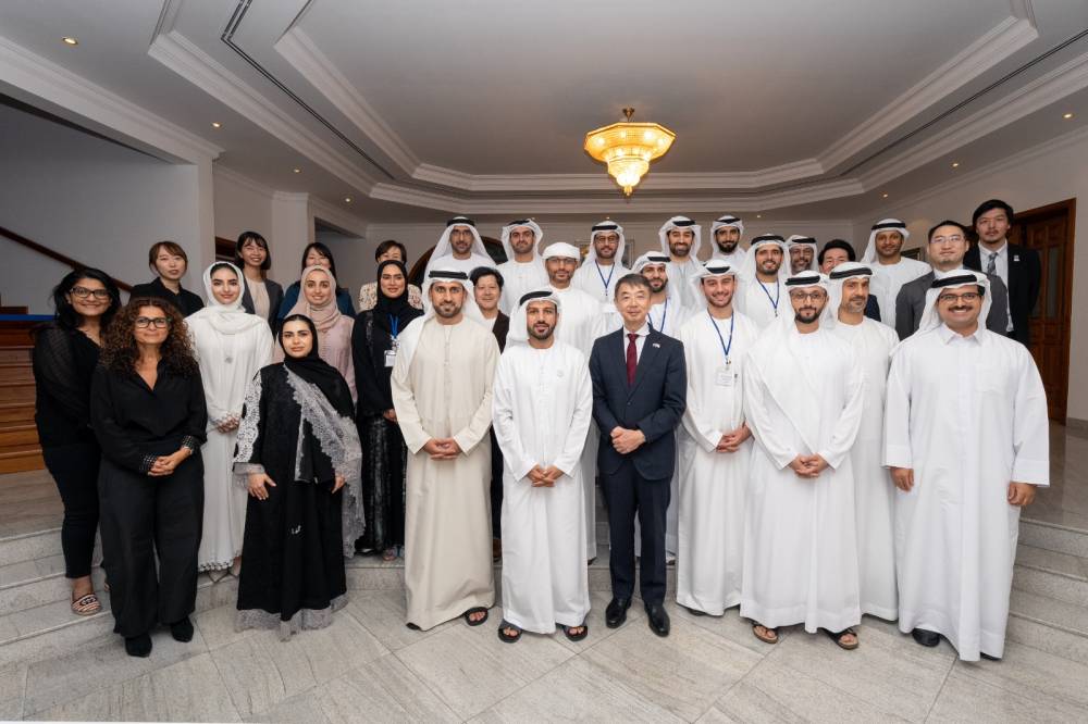 «محمد بن راشد للقادة» يبحث التعاون مع قنصل اليابان