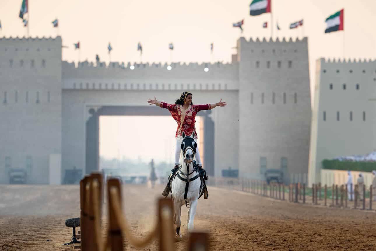 فاطمة الرميثي خلال مسيرة الاتحاد ال54 