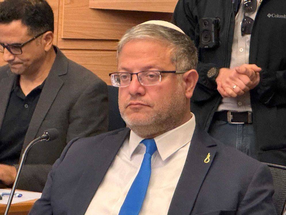 بن غفير يضع «دبوس المشنقة» لدعم إعدام الأسرى الفلسطينيين