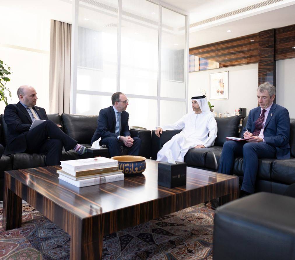 الإمارات وإيرلندا تبحثان تعزيز التعاون في القطاع المالي