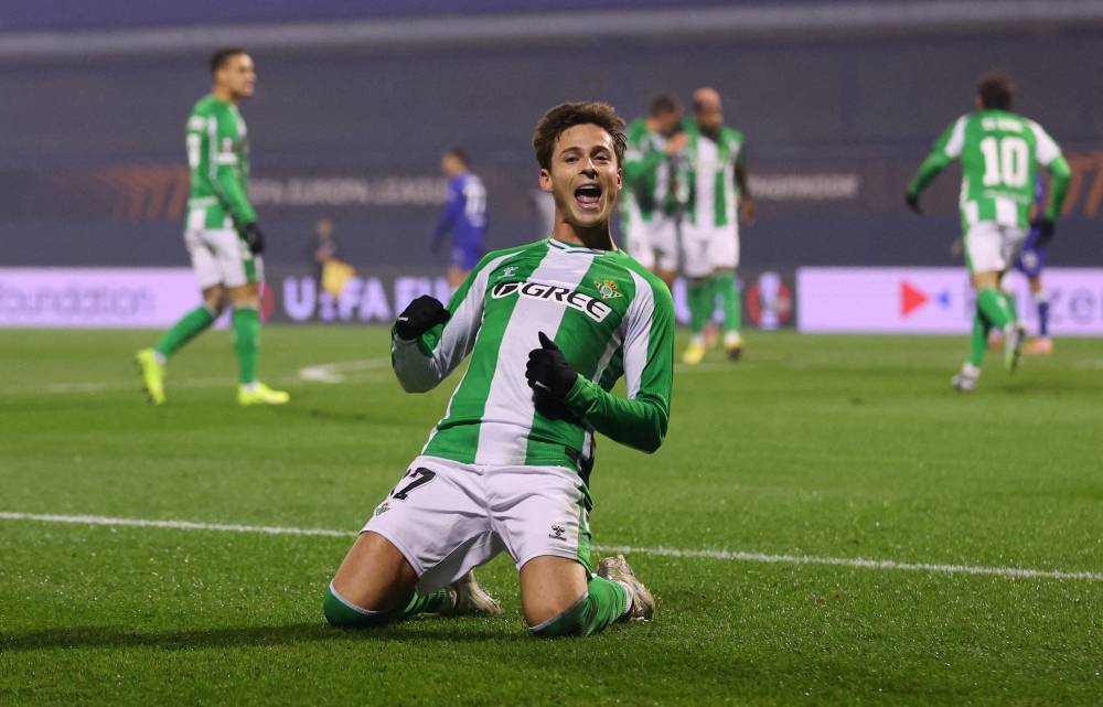 أنتوني لاعب بيتيس يحتفل