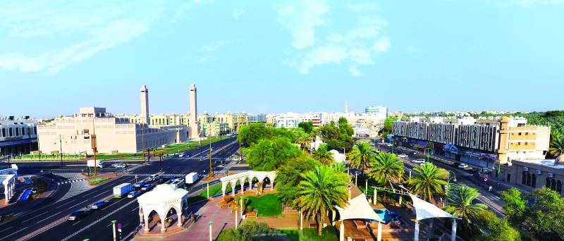 الشارع العام في وسط مدينة العين