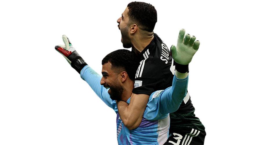 حمد يحتفل مع سلطان عادل