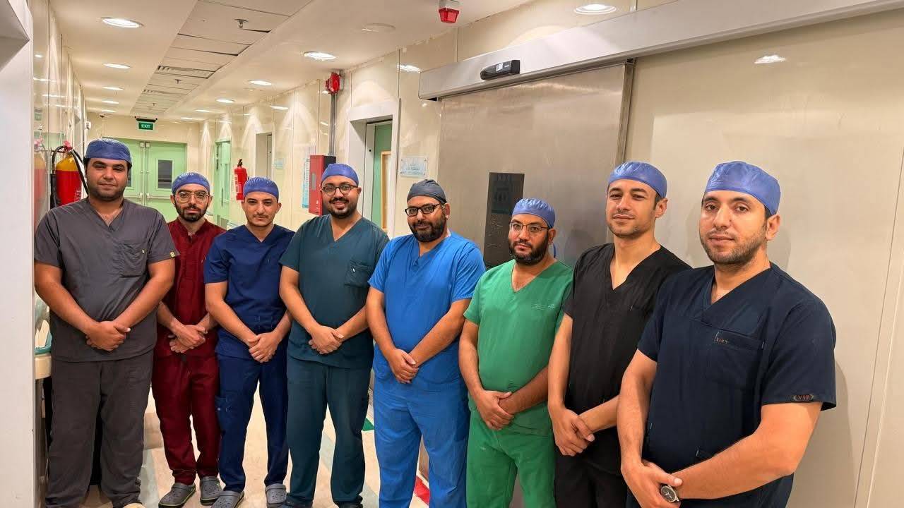 أطباء في مصر يجرون عملية لمريض قلب سبعيني دون جراحة