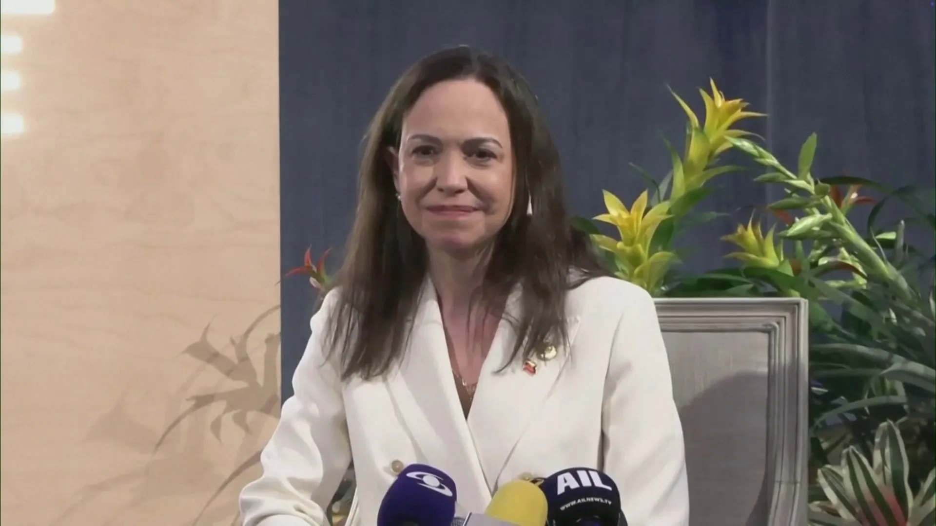 خلال مغادرتها فنزويلا سراً.. ماتشادو أصيبت بكسر في عمودها الفقري