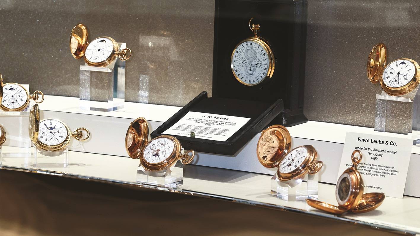 بعض المعروضات الفاخرة