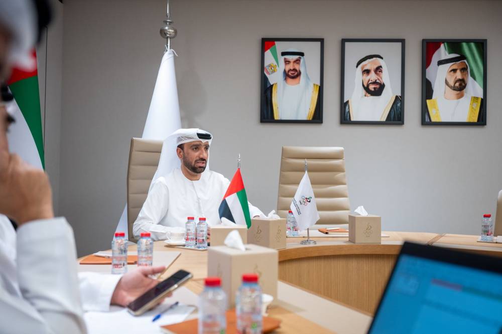 فارس المطوع يترأس اجتماع لجنة الرياضيين