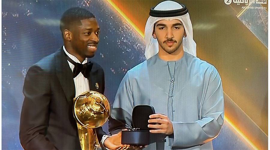 دبي تتوج عثمان ديمبيلي بجائزة «غلوب سوكر» لأفضل لاعب في العالم