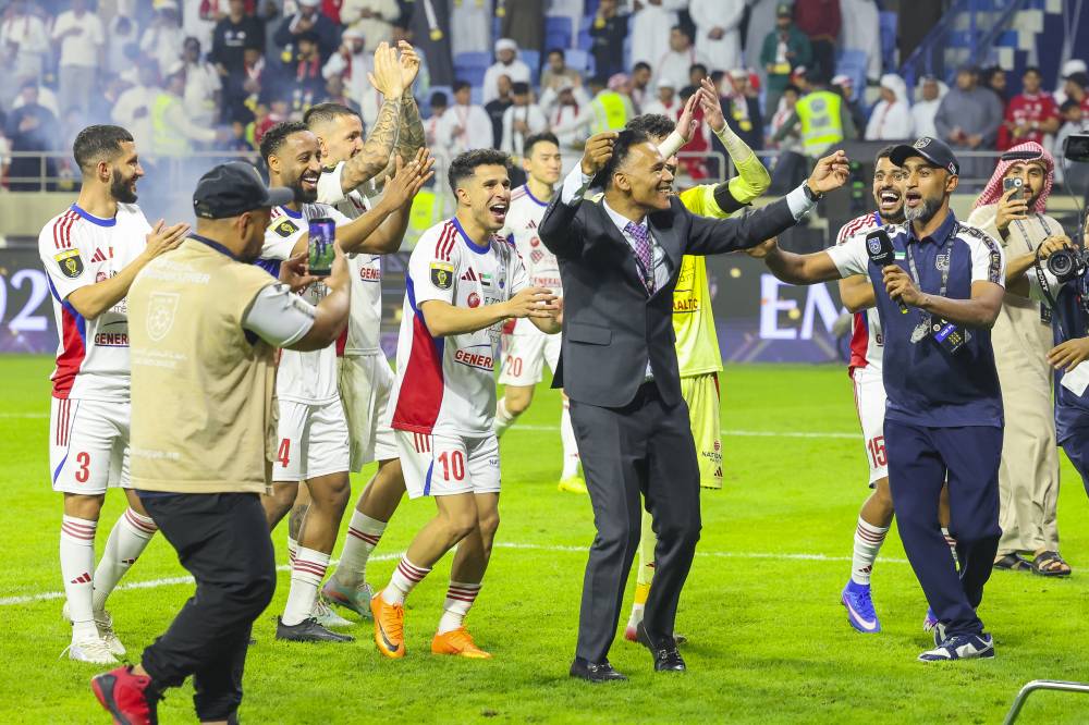 تتويج الشارقة بطلا للسوبر (( محمد شعلان ))