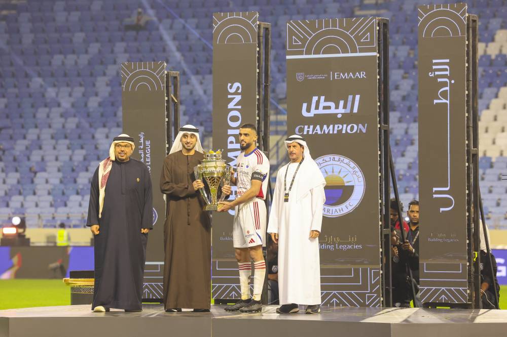 تتويج الشارقة بطلا للسوبر (( محمد شعلان ))