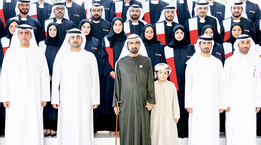  محمد بن راشد ومكتوم بن محمد وعصام الحميدان وسيف السويدي وجانب من القضاة 