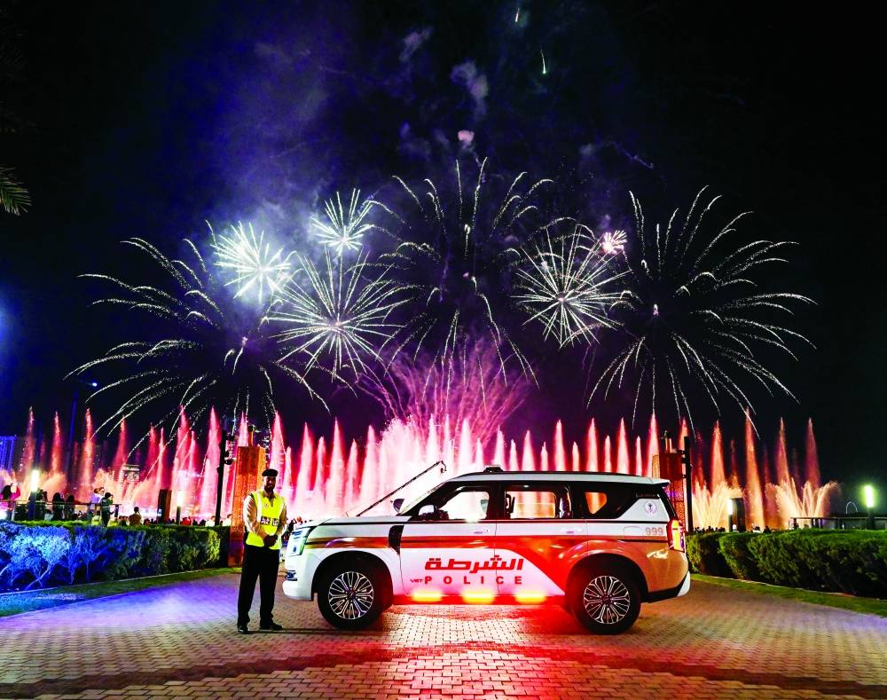 احتفالات الإمارات برأس السنة الجديدة تخطف أنظار العالم