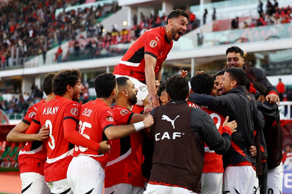 فرحة لاعبي مصر بالهدف الأول لعطية